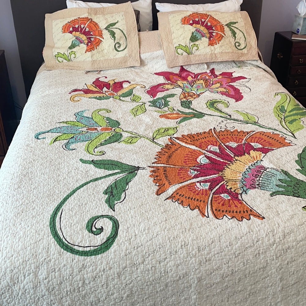 Quilt with matching shams